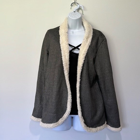 Fur lined coat - Picture 1 of 3